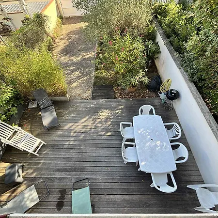 Hébergement de vacances Maison Proche 3ch - Fr-1-194-320 *